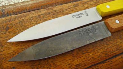 What is the difference between a carbon steel knife and stainless